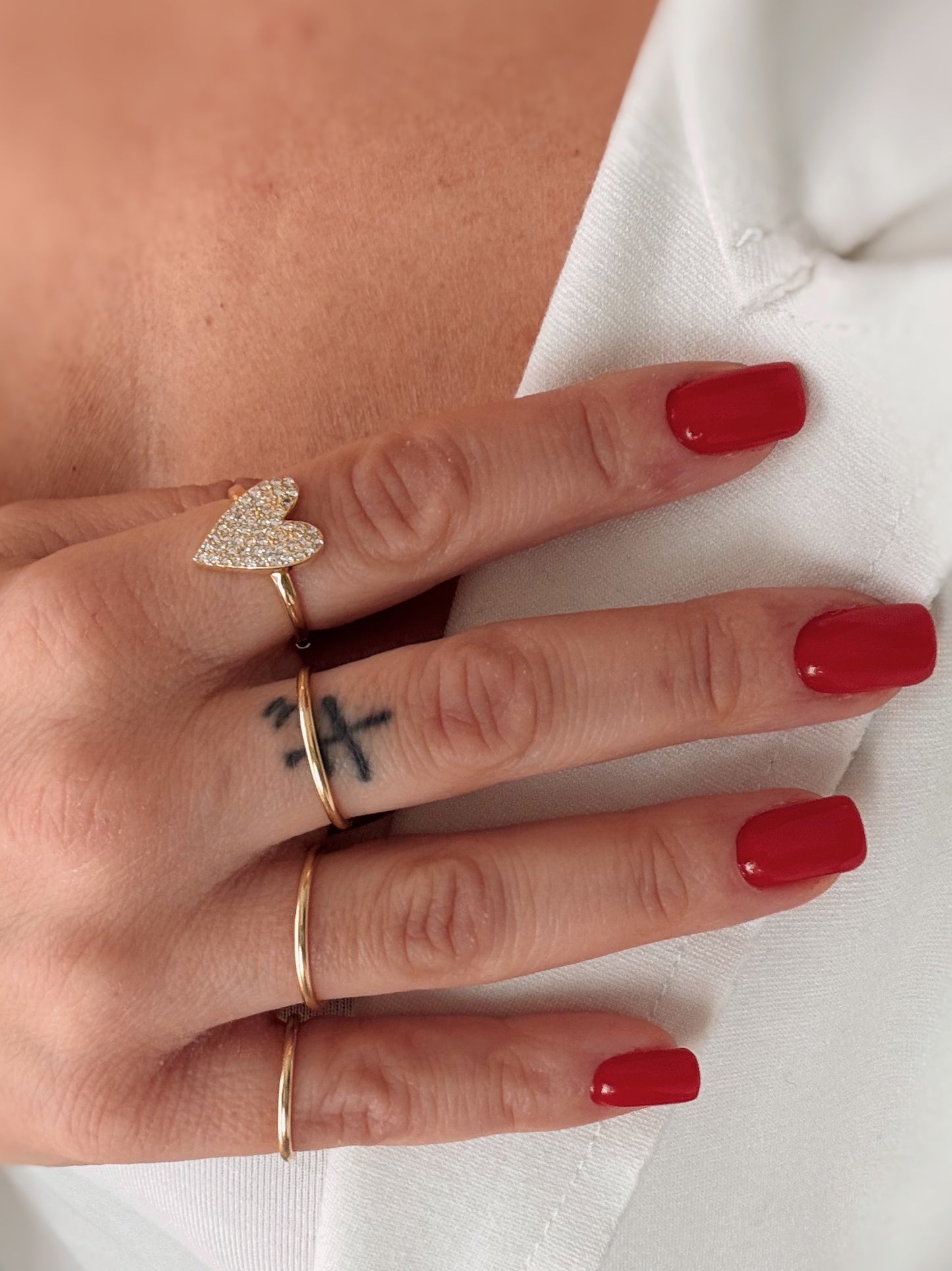 Anello cuore a punta