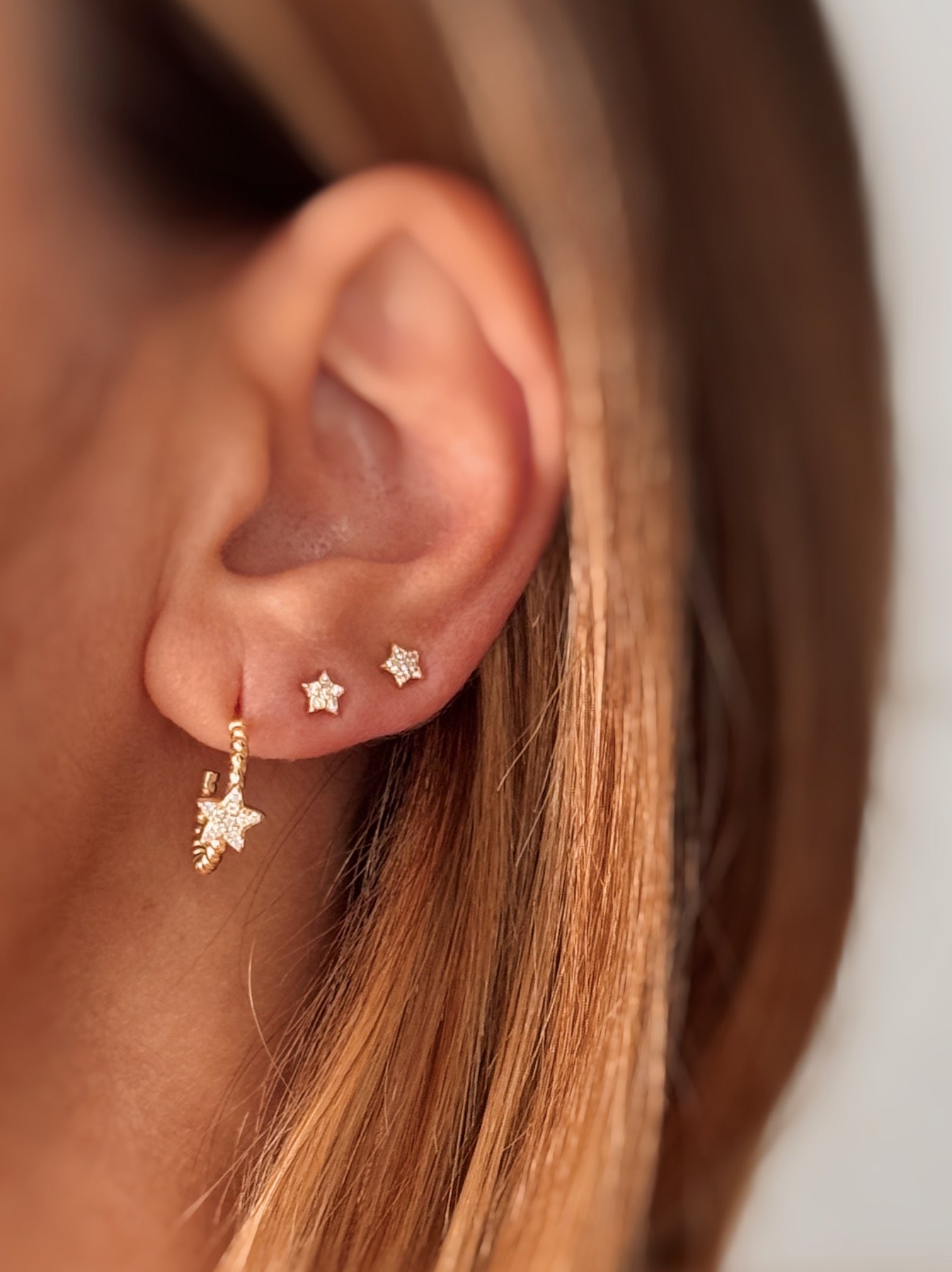 Semicerchi con stella zirconata