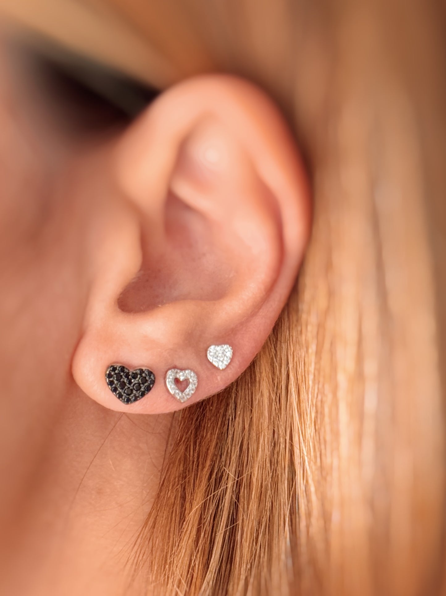 Orecchini cuoricini neri