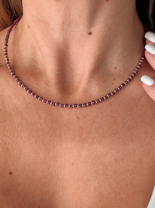 Collana con rondelle e radice di rubino