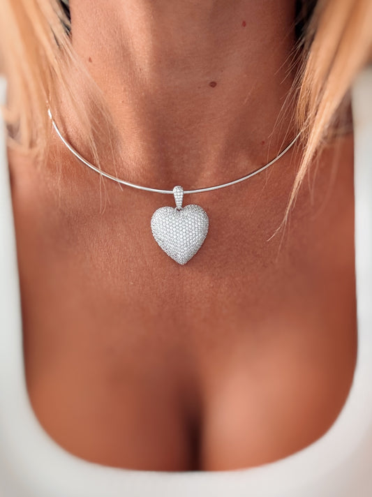 Girocollo rigido e cuore zirconato