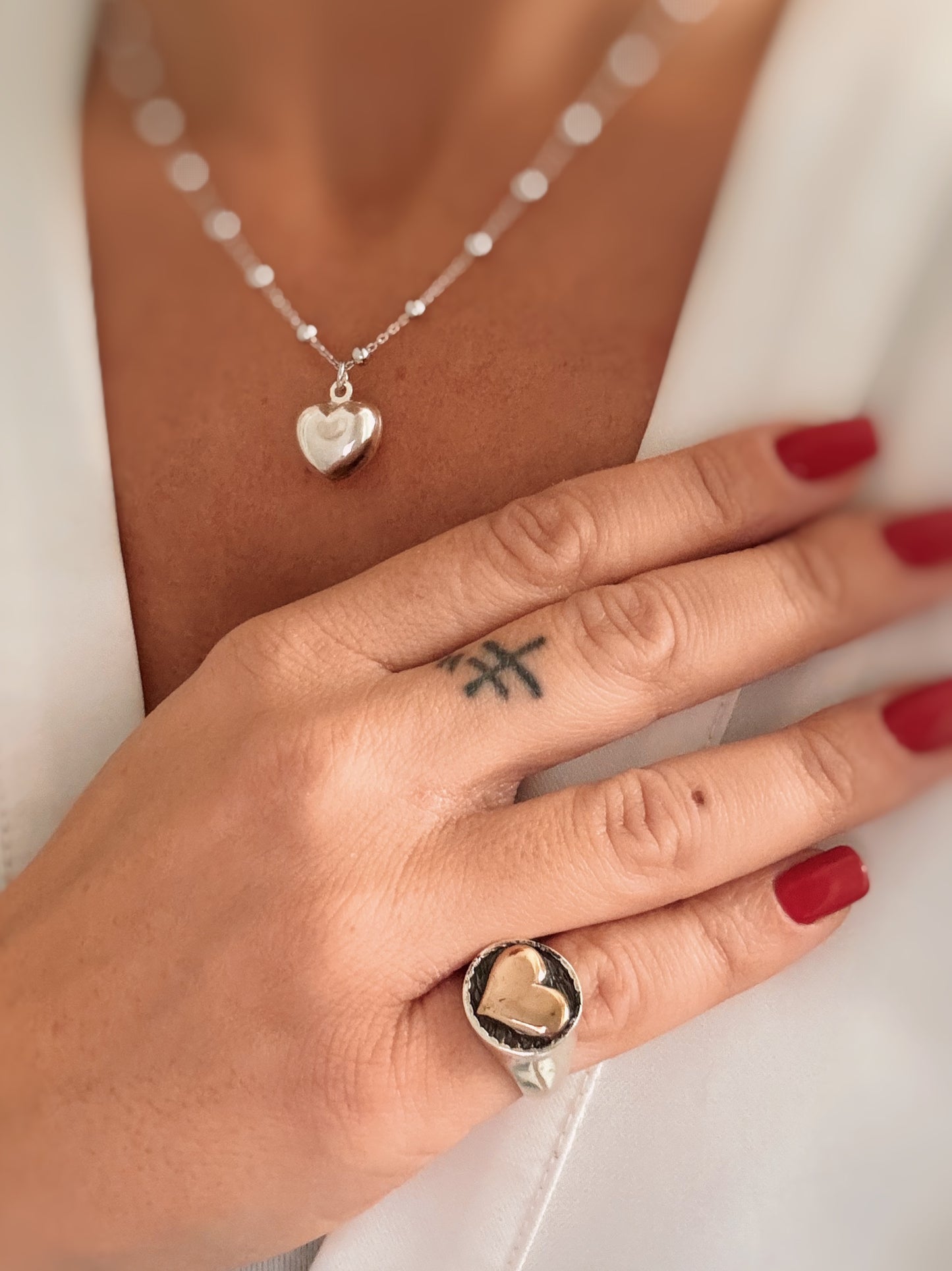 Anello chevalier con simboli personalizzabili