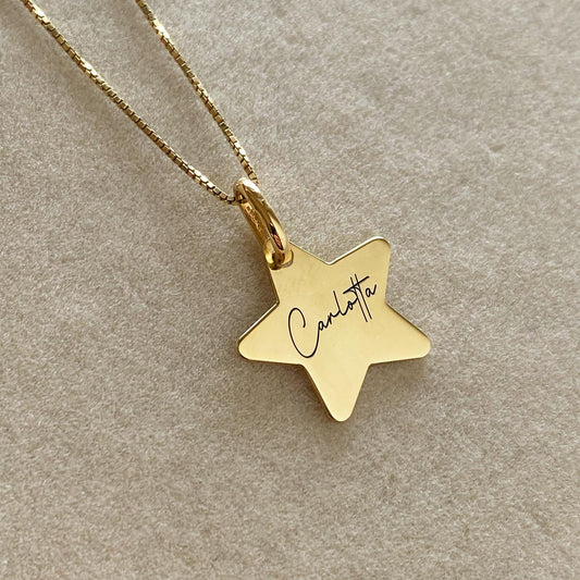 Collana con stella incisa