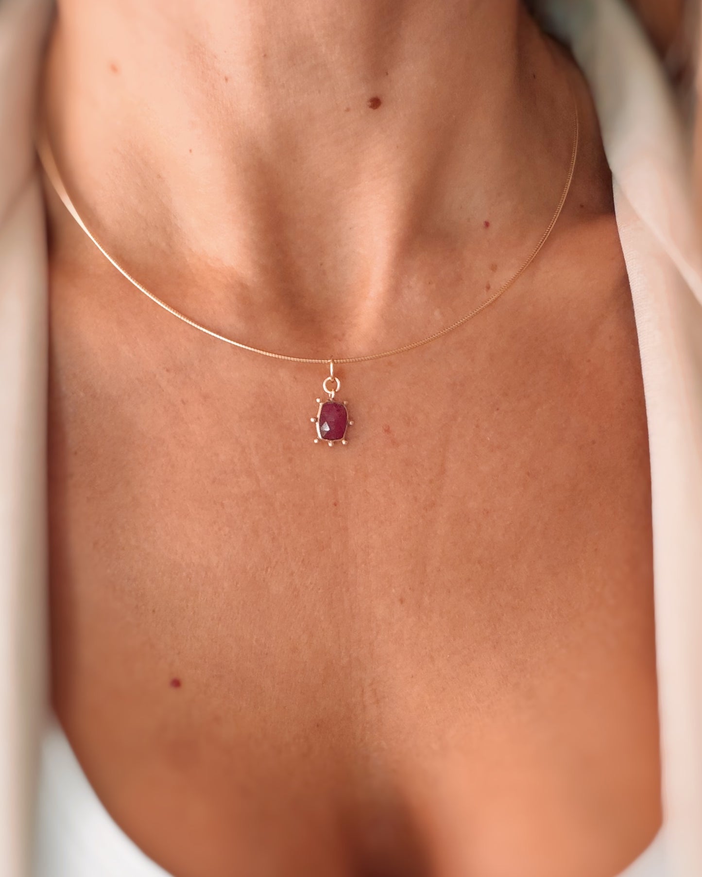 Filo di luce e pietra