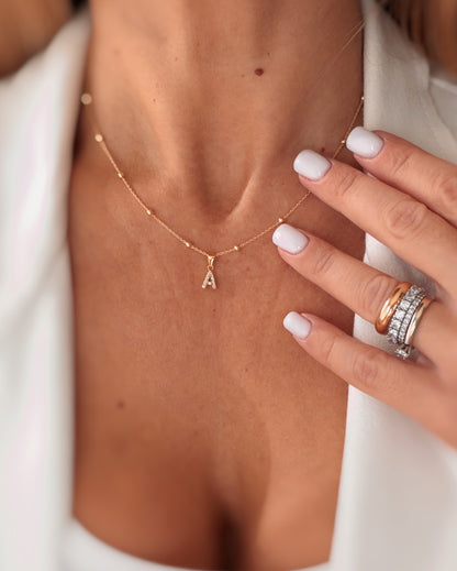 Collana lettera zirconi