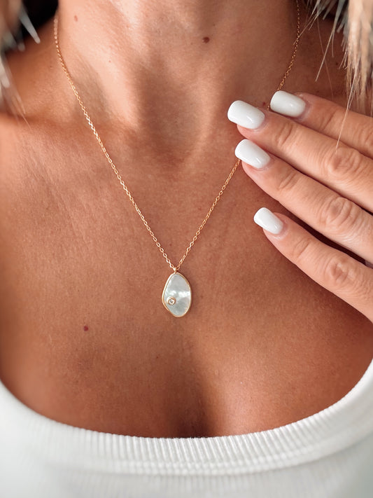 Collana Pendente Ovale in Madreperla