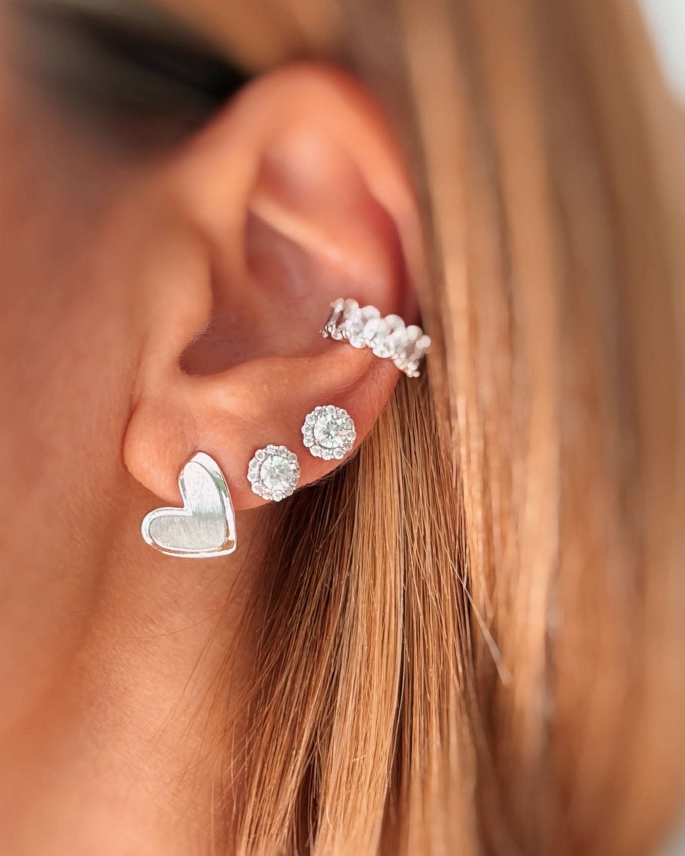 Orecchini cuore storto satinato