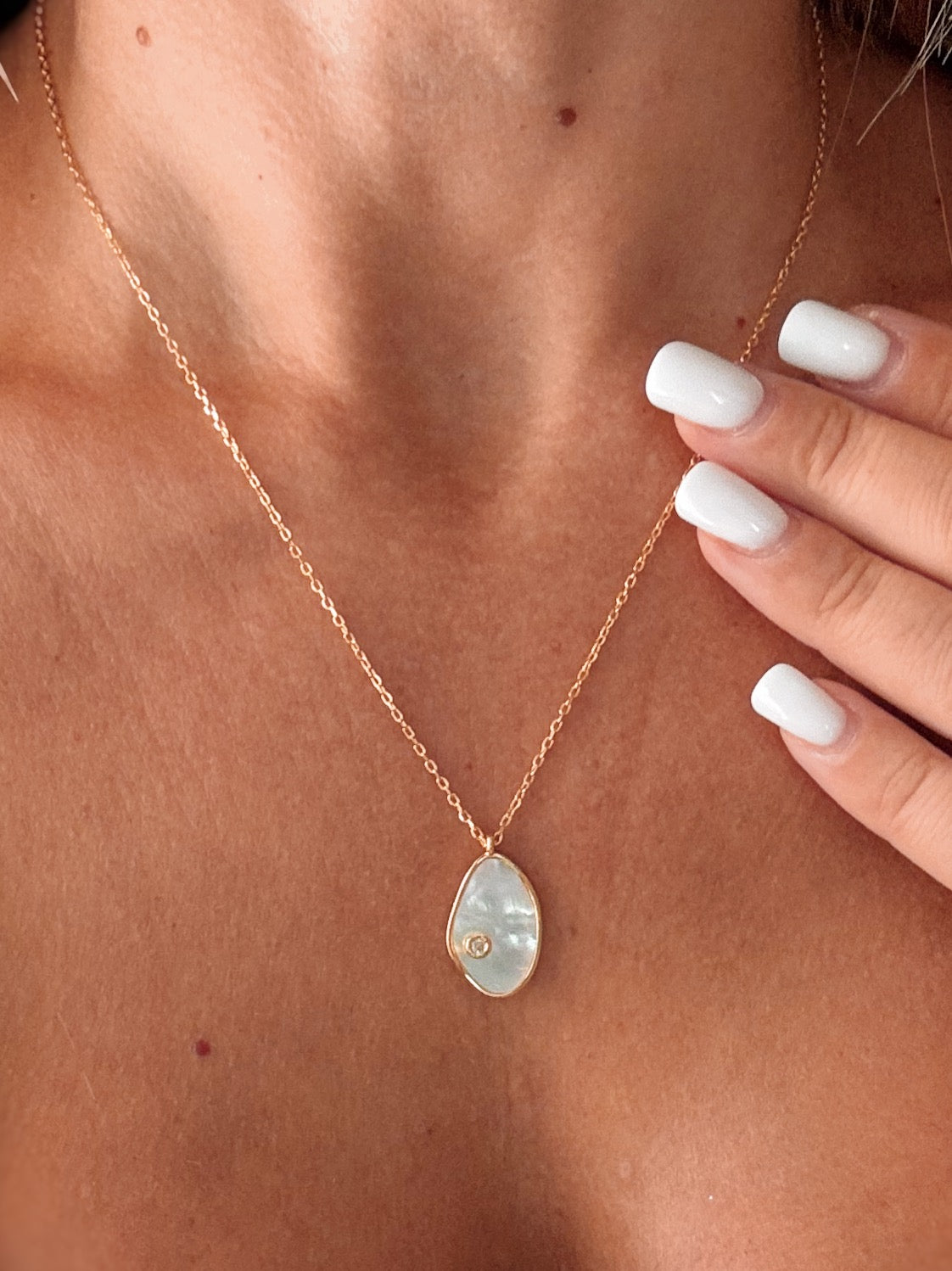 Collana Pendente Ovale in Madreperla