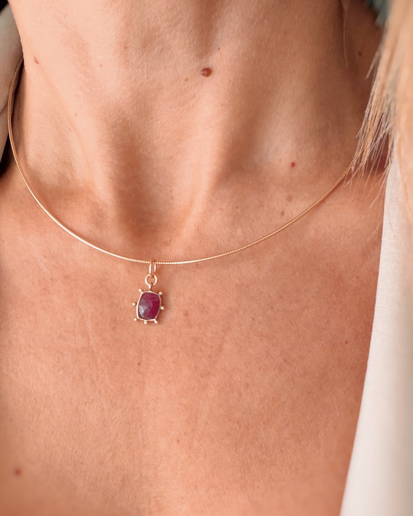 Filo di luce e pietra