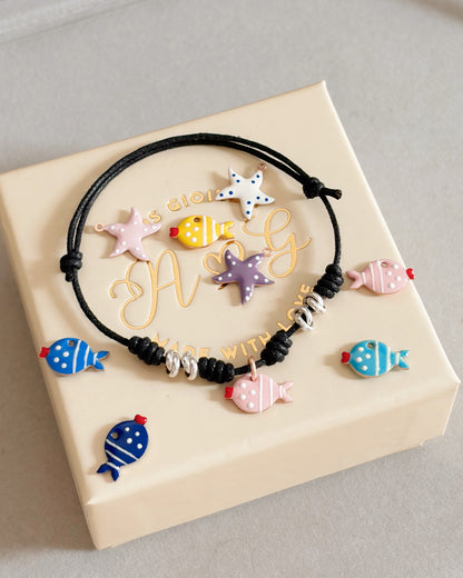 Bracciale cordino e charm smaltato