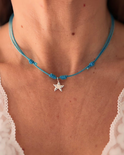 Collana cordino e charm smaltato