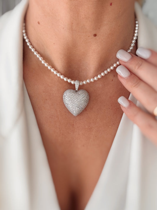 Collana di perle con cuore in zirconi piatto