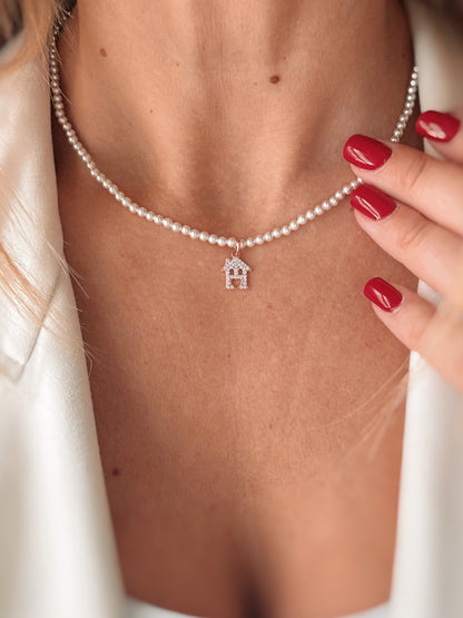 Collana perle e casetta