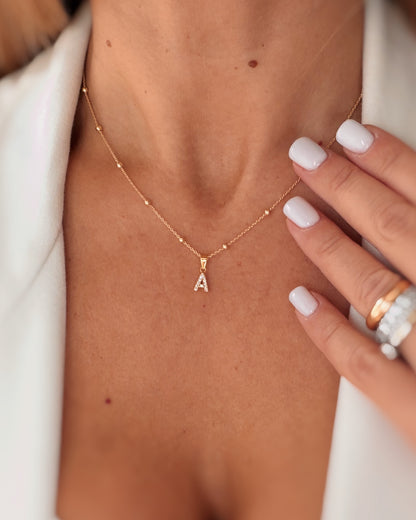 Collana lettera zirconi