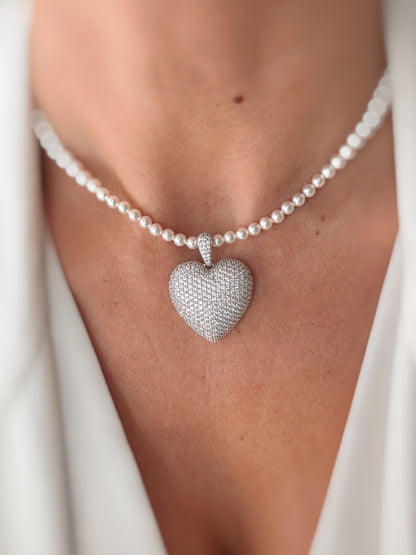 Collana di perle con cuore in zirconi piatto