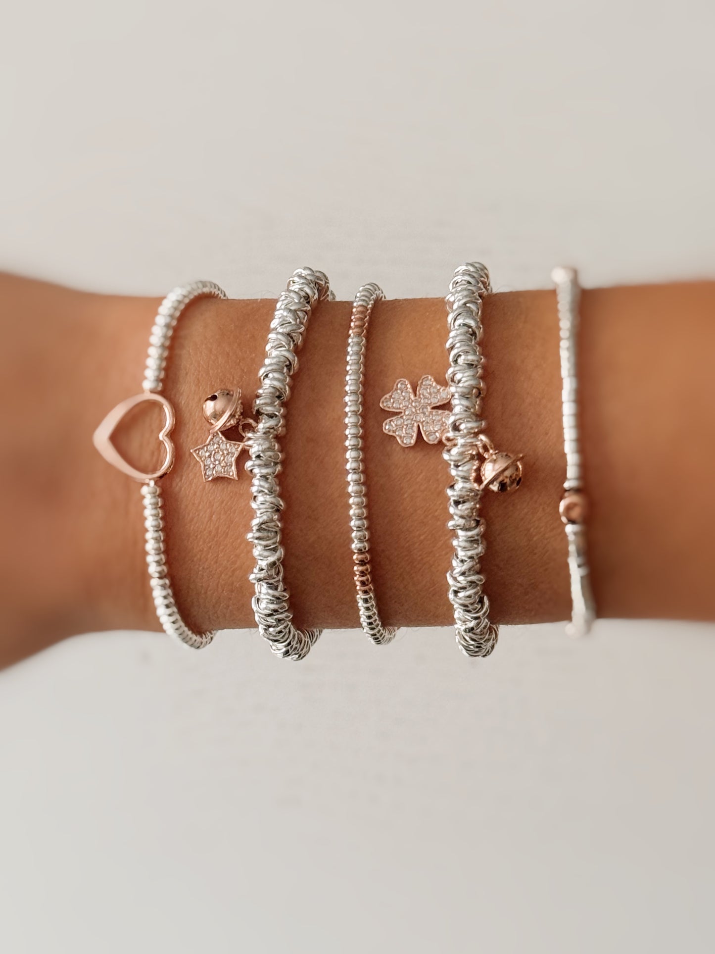 Bracciale Nodini e Charms