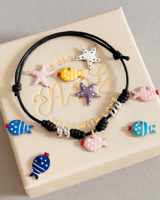 Bracciale cordino e charm smaltato
