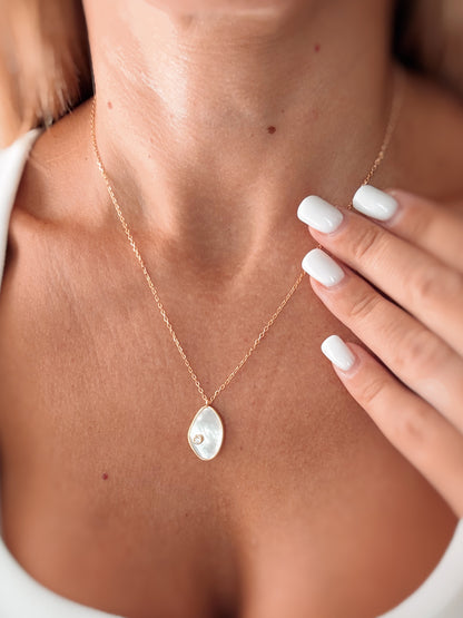 Collana Pendente Ovale in Madreperla