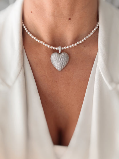 Collana di perle con cuore in zirconi piatto