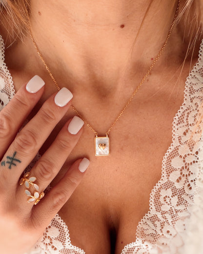 Anello aperto foglia in madreperla