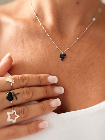 Collana con ciondolo mini cuore a punta e zirconi